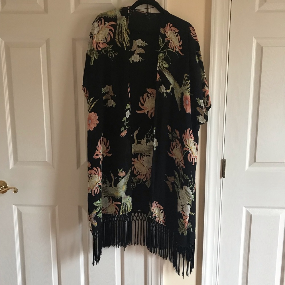Used in excellent condition Long kimono jacket